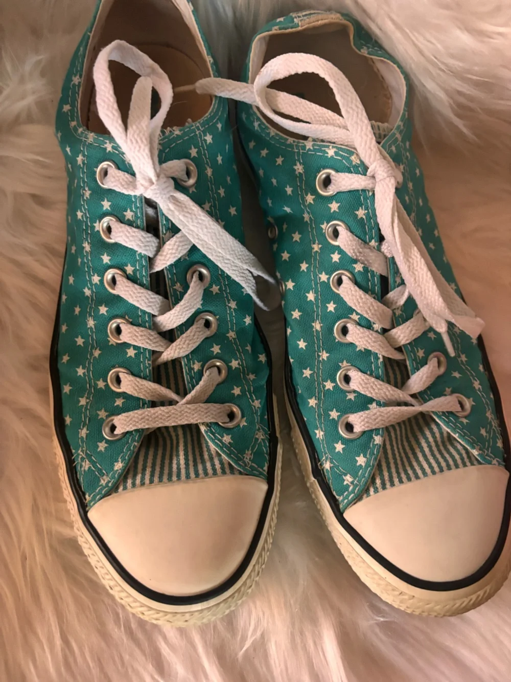 Converse Women’s Star Pattern Teal Sneakers